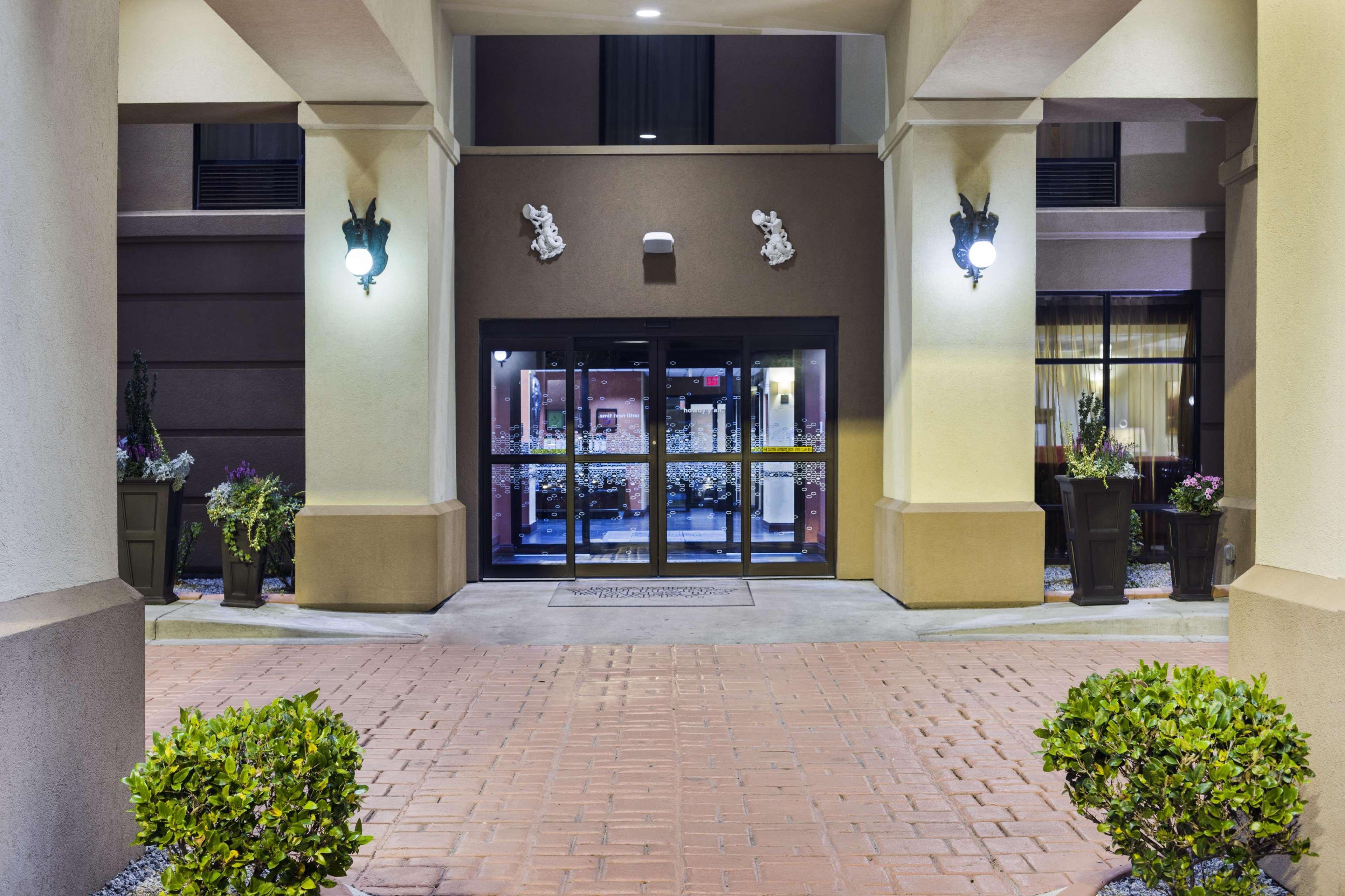 Hampton Inn Hinesville Exterior photo