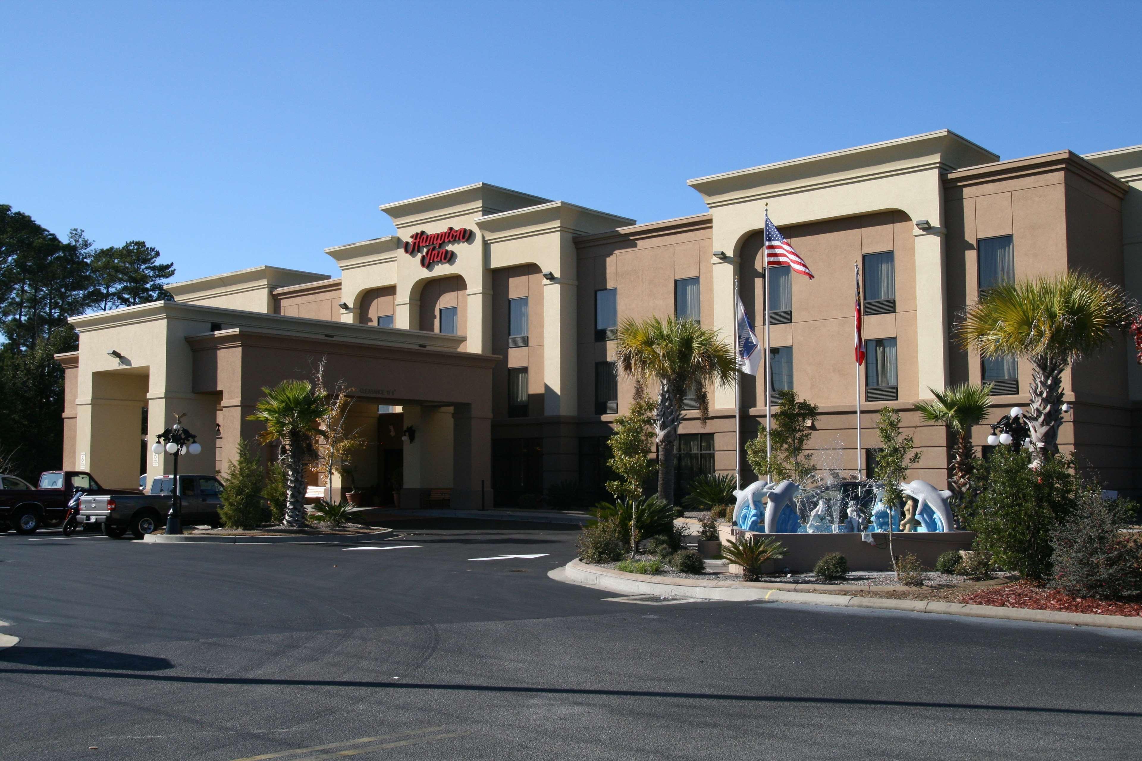 Hampton Inn Hinesville Exterior photo