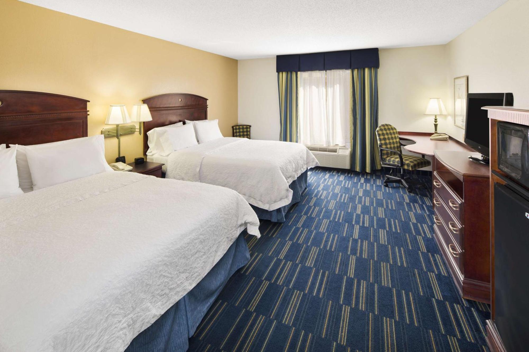 Hampton Inn Hinesville Exterior photo